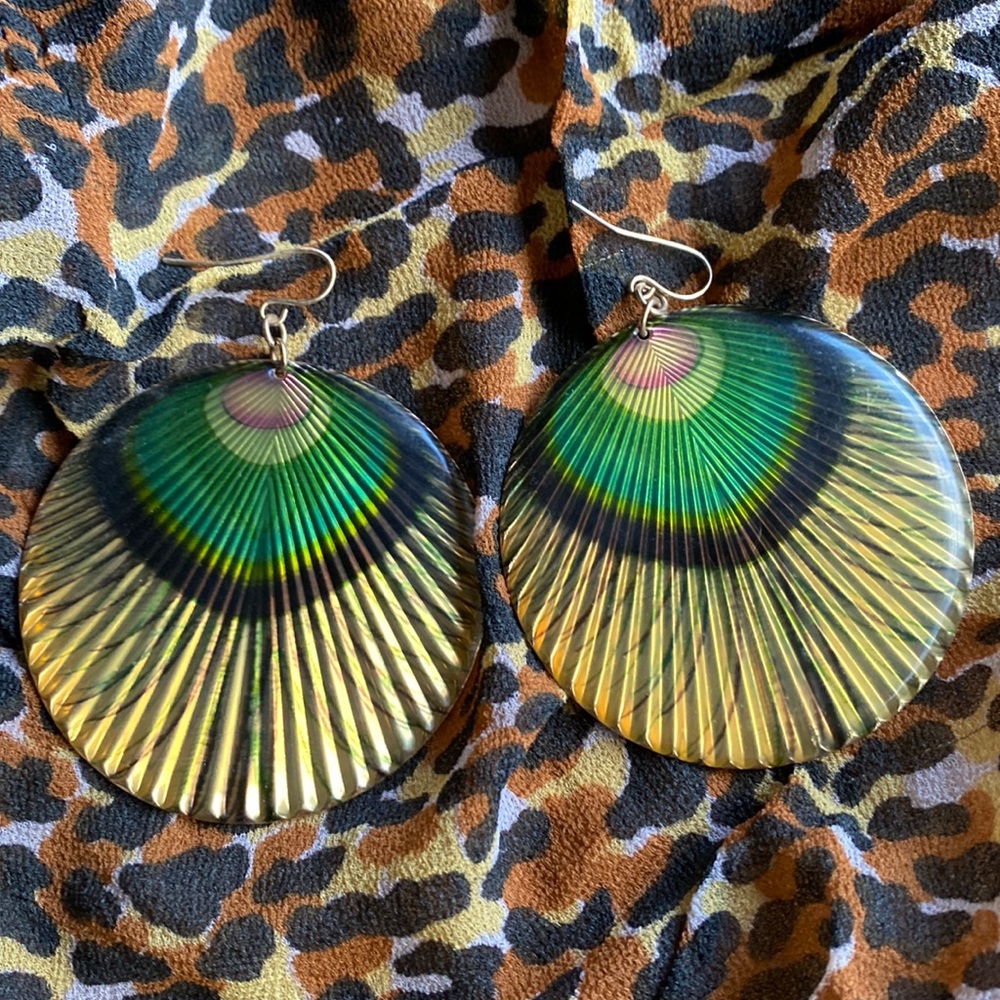 Metal round peacock earrings